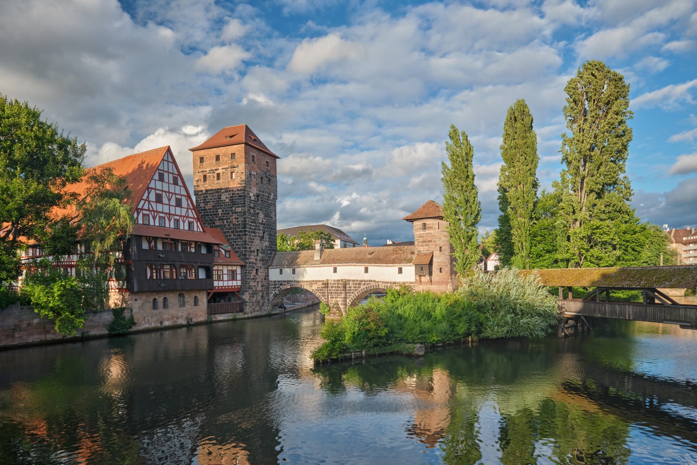 Weinstadel und Henkersteg an der Pegnitz in Nürnberg, klassisches Motiv bei Stadtführungen