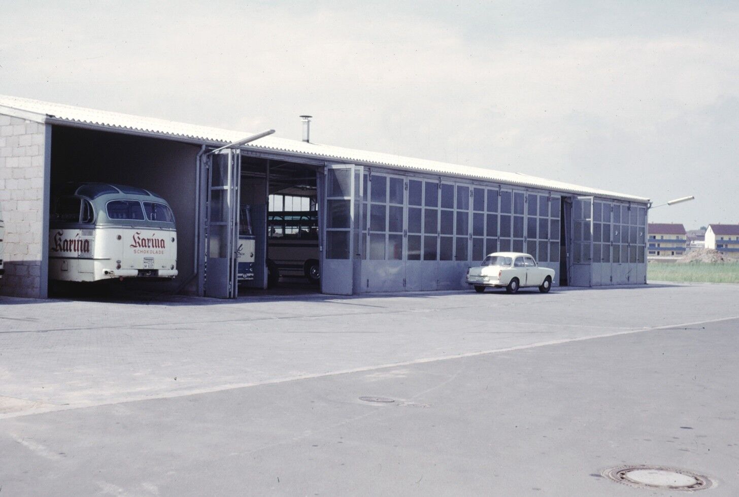 Der neue Betriebshof mit Bushallen in der Großen Bauerngasse 62 in Höchstadt an der Aisch, bezogen 1968